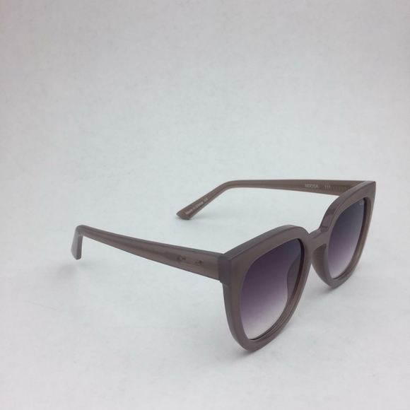 QUAY AUSTRALIA Noosa 50mm Square Sunglasses - Picture 5 of 16